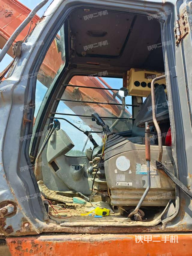 驾驶室整体（整机外观）