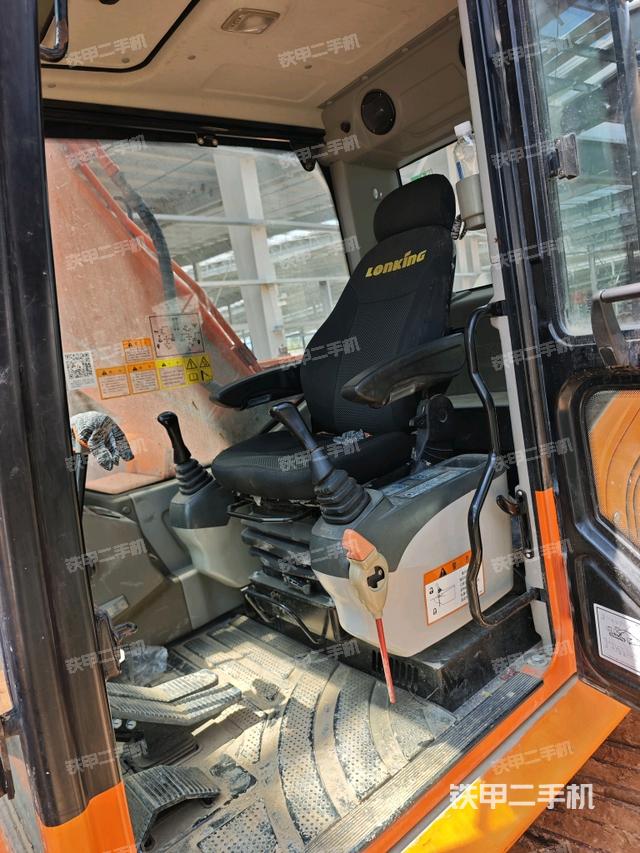 驾驶室整体（整机外观）