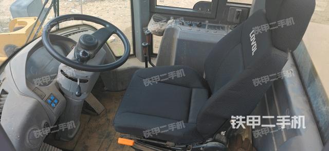 駕駛室工作臺(tái)（整機(jī)外觀及大件）