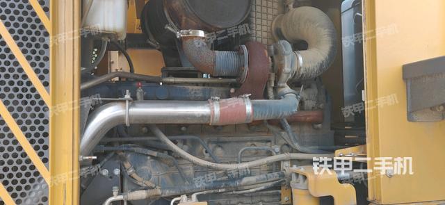 發(fā)動(dòng)機(jī)右側(cè)（整機(jī)外觀及大件）