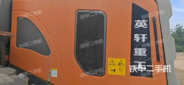 发动机左侧（整机外观及大件）