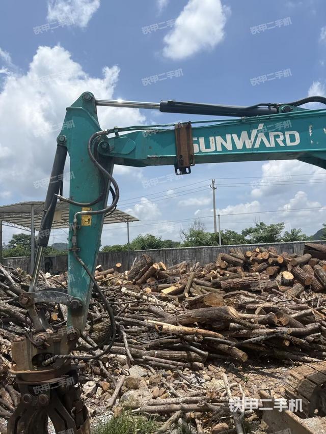 小臂整體左后(工作和回轉裝置) 小臂整體左后(工作和回轉裝置)