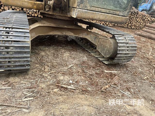 转盘和下车架正前（工作和回转装置）