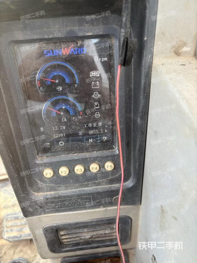 后窗玻璃角標(駕駛室部分) 后窗玻璃角標(駕駛室部分)