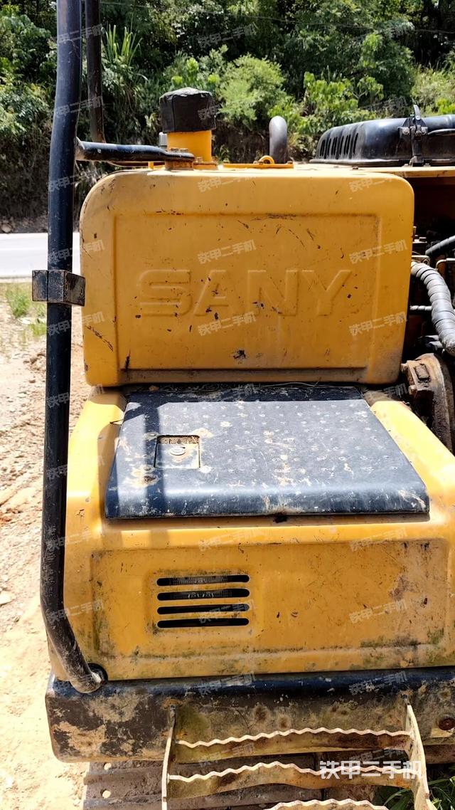 发动机室（上车部件）