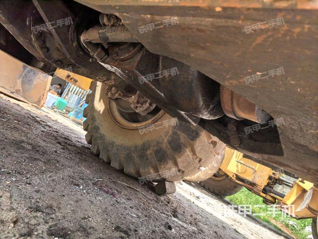 前驅(qū)動(dòng)橋(液壓/傳動(dòng)系統(tǒng)) 前驅(qū)動(dòng)橋(液壓/傳動(dòng)系統(tǒng))