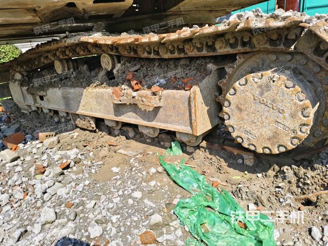 右侧履带整体(行走机构) 右侧履带整体(行走机构)