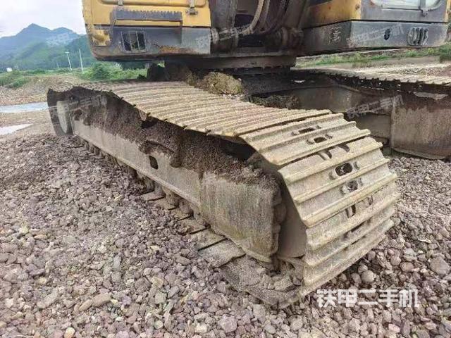 左侧履带整体 （行走机构）