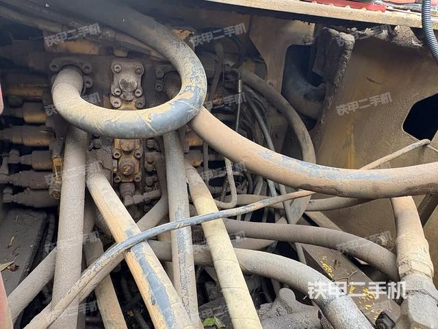 驾驶室顶部俯视(上车部件) 驾驶室顶部俯视(上车部件)