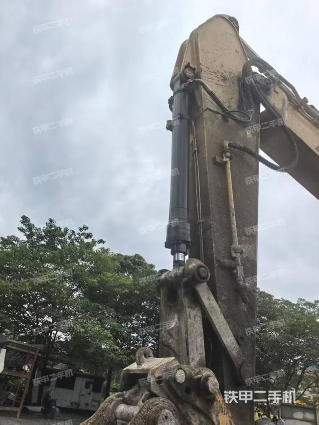 铲斗右后整体（工作和回转装置）