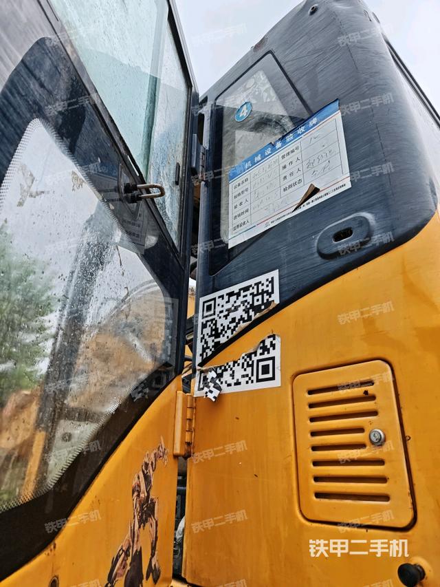 左后方玻璃角标(驾驶室部分) 左后方玻璃角标(驾驶室部分)