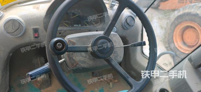 駕駛室操作臺(整機外觀及大件) 駕駛室操作臺(整機外觀及大件)