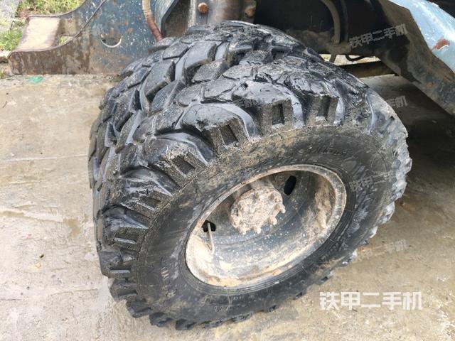 右驱动轮（行走机构）