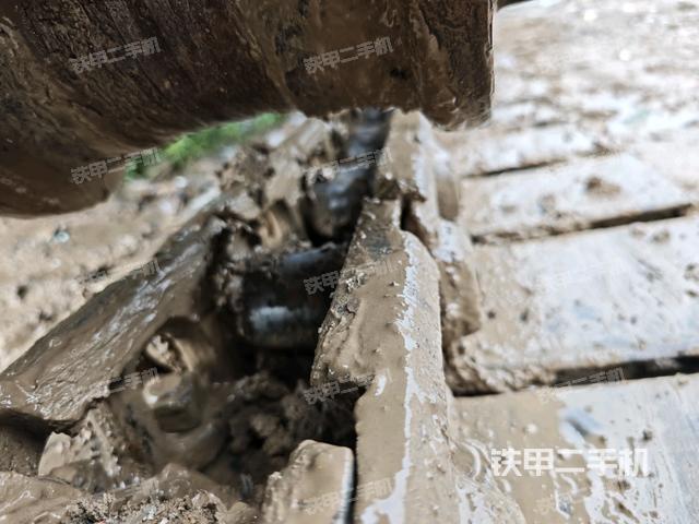 左导向轮(行走机构) 左导向轮(行走机构)