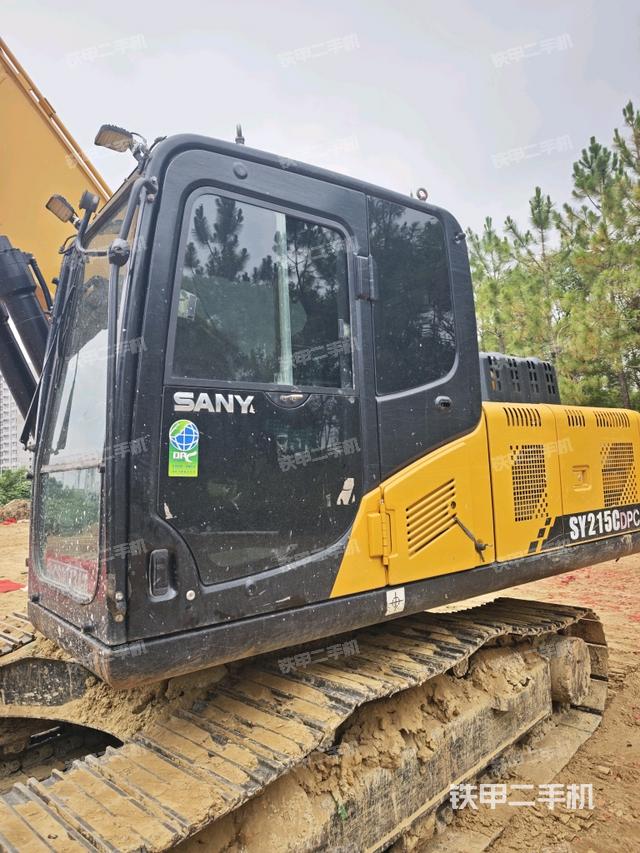 駕駛室左前45度(駕駛室部分) 駕駛室左前45度(駕駛室部分)