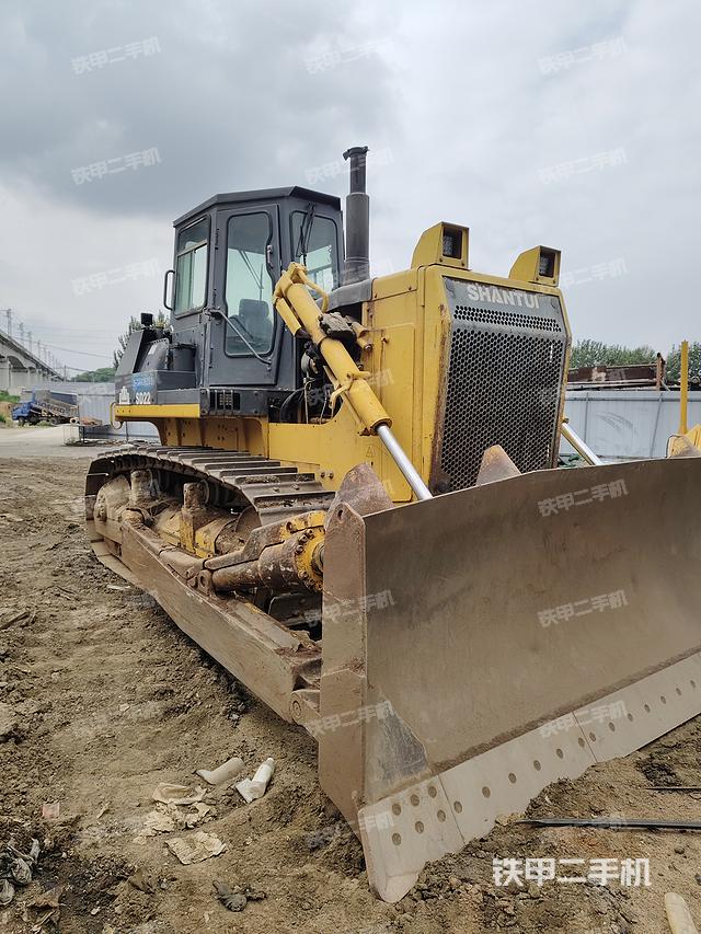 整机右后45°（设备外观及核心部件）