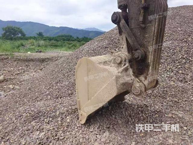 小臂整体左后（工作和回转装置）