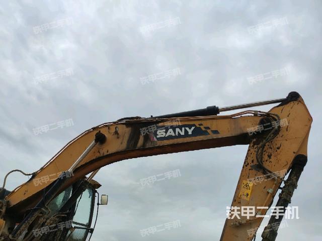 大臂整体 右侧(工作和回转装置) 大臂整体 右侧(工作和回转装置)