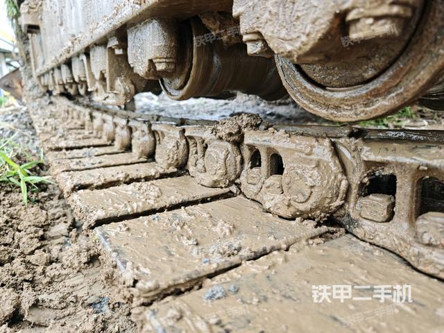 右侧行走马达盖板(行走机构) 右侧行走马达盖板(行走机构)