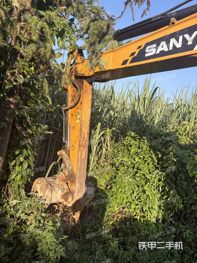 铲斗45度(工作和回转装置) 铲斗45度(工作和回转装置)