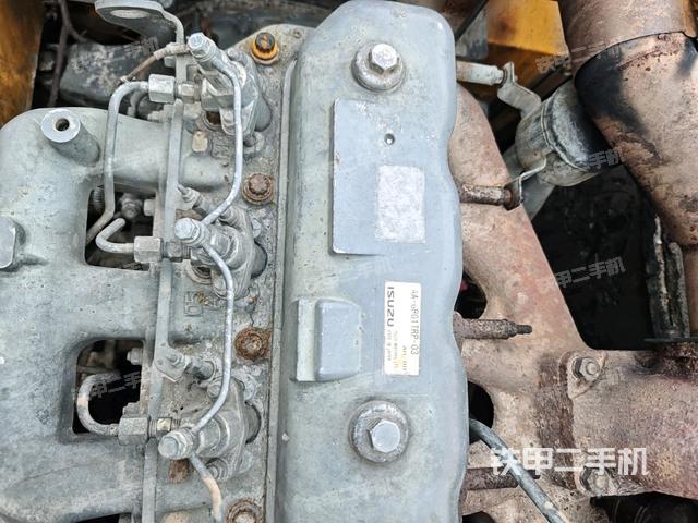 气门室盖螺丝特写(上车部件) 气门室盖螺丝特写(上车部件)