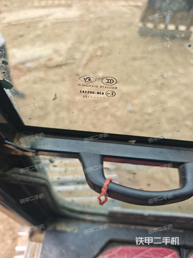 后窗玻璃角標(biāo)(駕駛室部分) 后窗玻璃角標(biāo)(駕駛室部分)