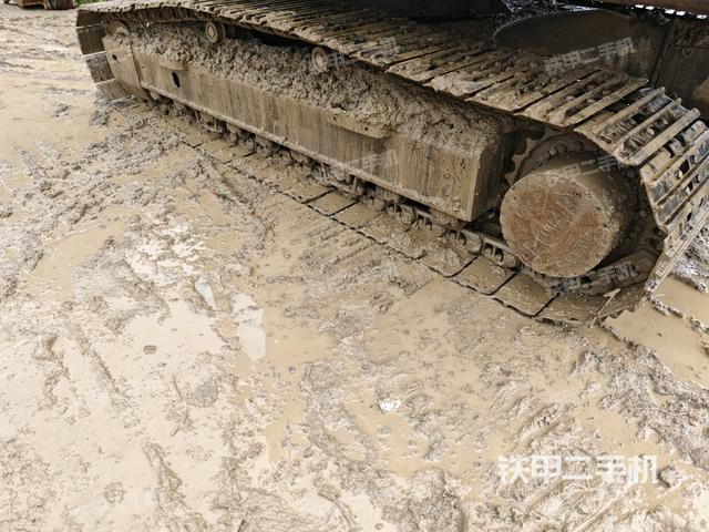 左侧履带整体 (行走机构) 左侧履带整体 (行走机构)