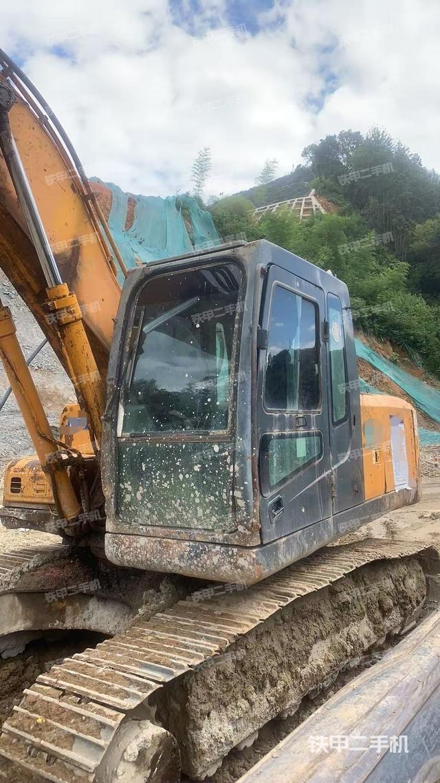 现代R215-7挖掘机