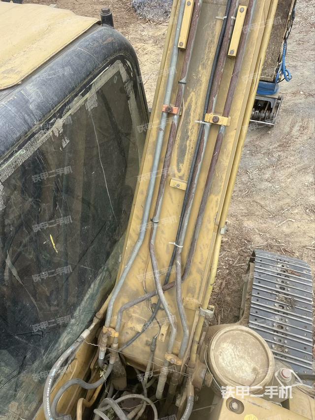 小臂整体右前（工作和回转装置）