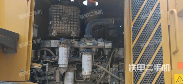 發(fā)動(dòng)機(jī)左側(cè)（整機(jī)外觀及大件）