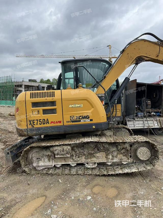 单侧履带整体（整机外观）