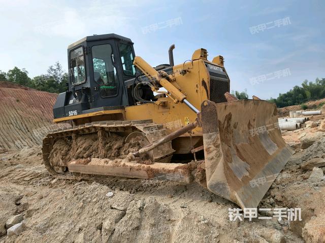 右后45°（推土机整车外观）