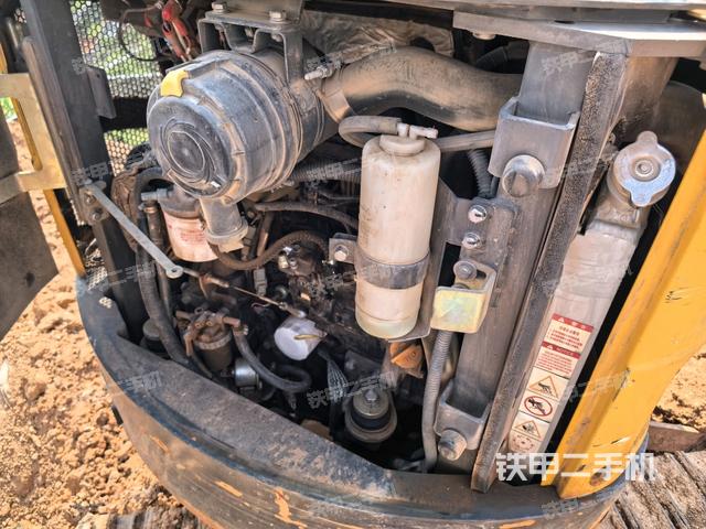 發(fā)動(dòng)機(jī)室（上車部件）