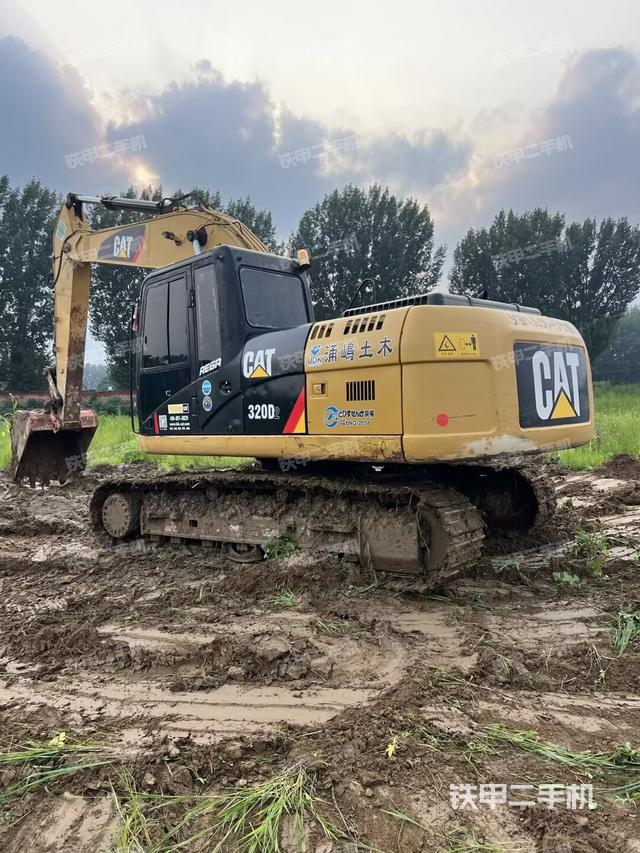 驾驶室顶部（整机外观）