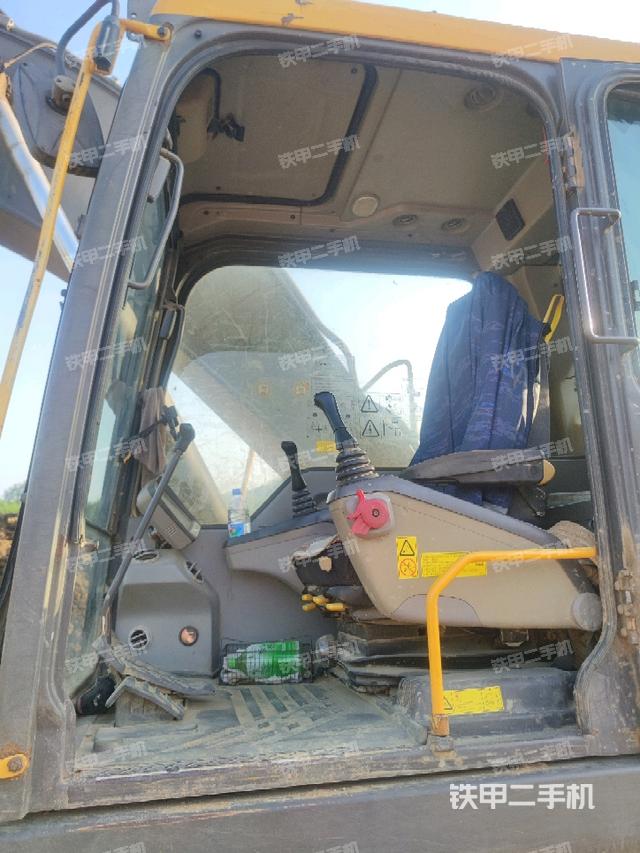 驾驶室整体（整机外观）