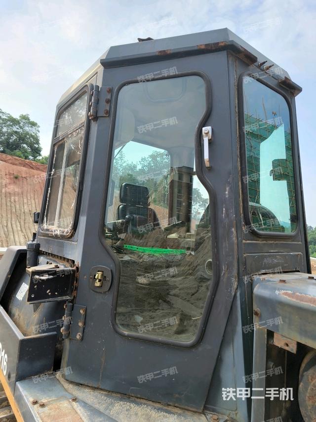 驾驶室右侧全景照（推土机驾驶室）