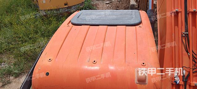 驾驶室顶部（整机外观）