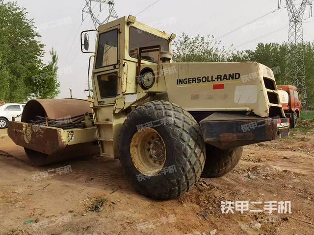 整機(jī)右后45°(設(shè)備外觀及核心部件) 整機(jī)右后45°(設(shè)備外觀及核心部件)