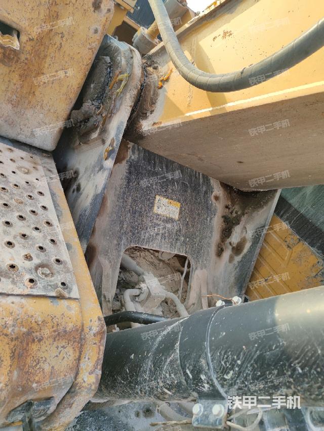 大臂根部?斜視(工作和回轉(zhuǎn)裝置) 大臂根部?斜視(工作和回轉(zhuǎn)裝置)