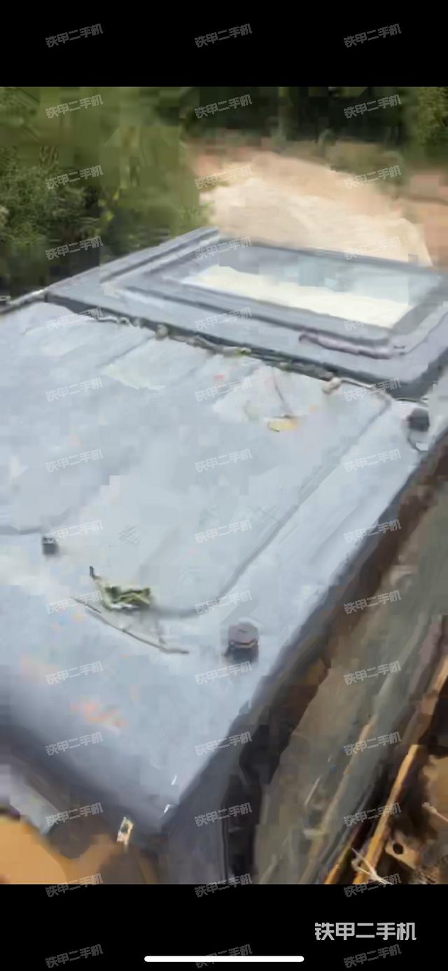 驾驶室顶部（整机外观）