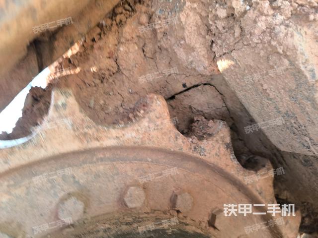 右驱动轮（行走机构）