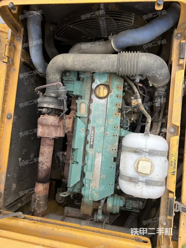 发动机整体俯视（整机外观）