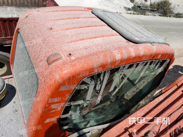 驾驶室顶部（整机外观）