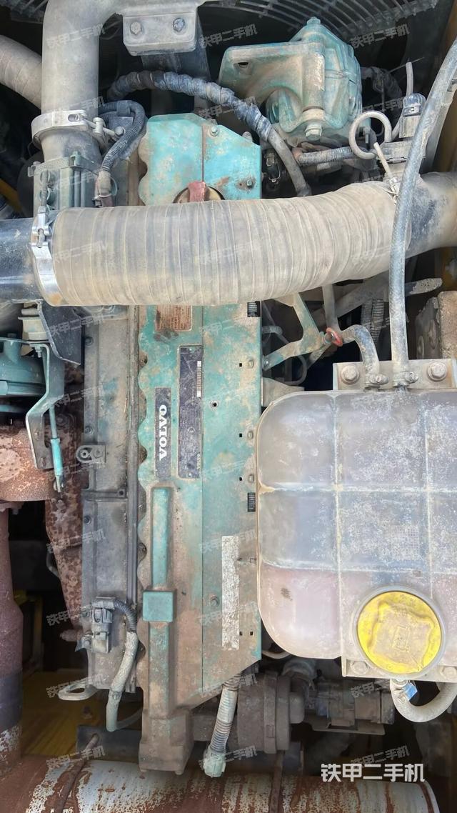 气门室盖螺丝特写（上车部件）