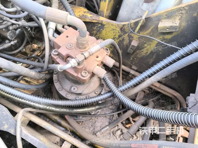 气门室盖螺丝特写（上车部件）