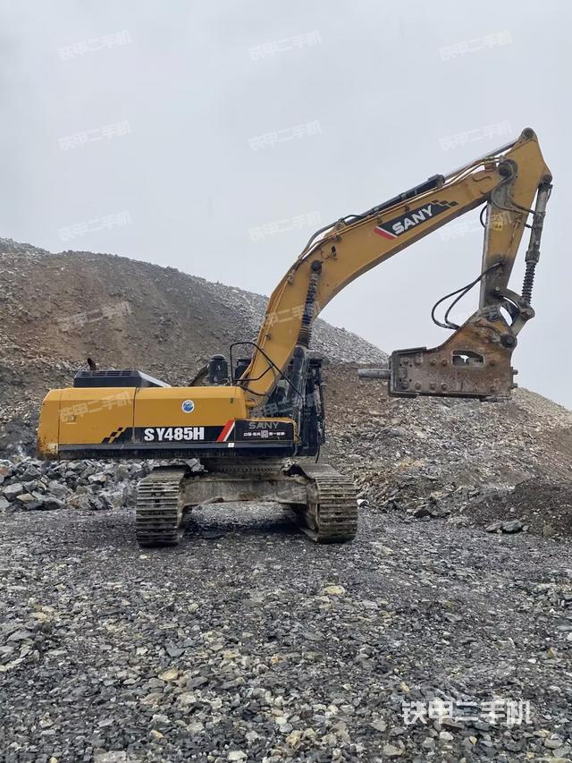 大臂整体 右侧(工作和回转装置) 大臂整体 右侧(工作和回转装置)