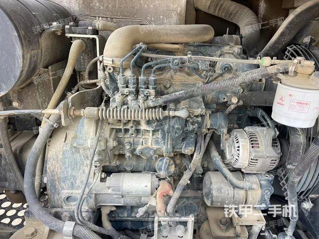 驾驶室顶部（整机外观）