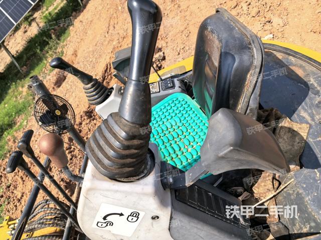 后窗玻璃角標(biāo)（駕駛室部分）