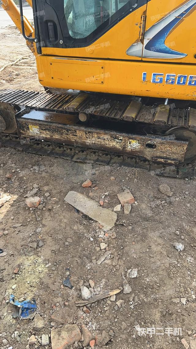 单侧履带整体（整机外观）