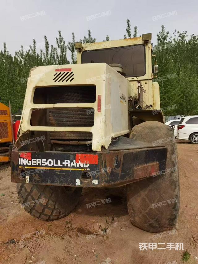 整機(jī)右側(cè)(設(shè)備外觀及核心部件) 整機(jī)右側(cè)(設(shè)備外觀及核心部件)